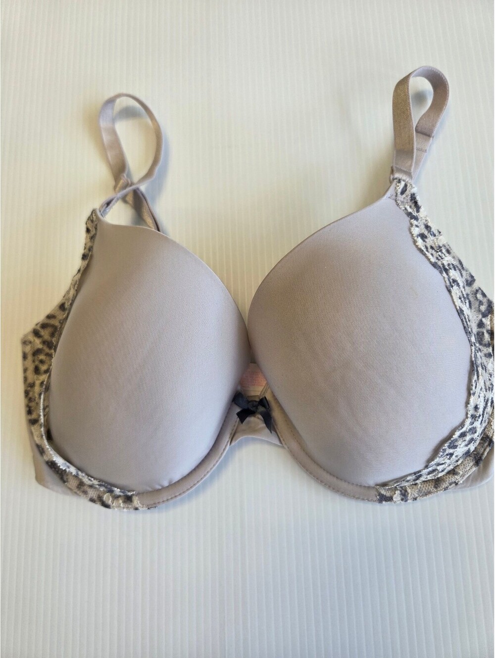 Victoria's Secret Perfect Coverage Lined Beige Bra with Leopard Lace Size 32DD